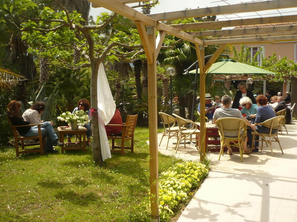 Hotel Restaurant Les Chasseurs Marine de Pietracorbara Exterior photo